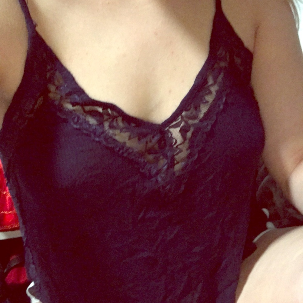 Forever21 Navy blue cami with lace